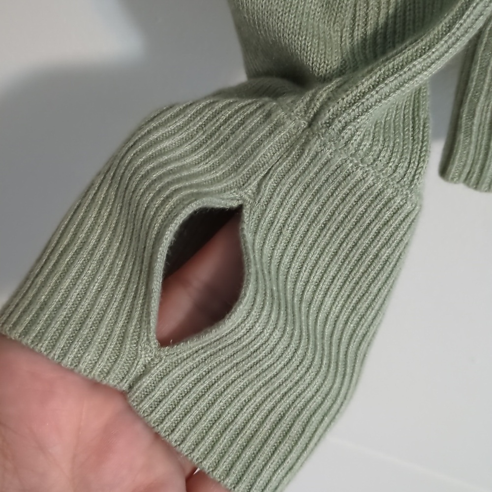 Lululemon Cashlu Green Sage Crewneck Women's Sweater Sz M Athleasure Travel - Picture 6 of 9